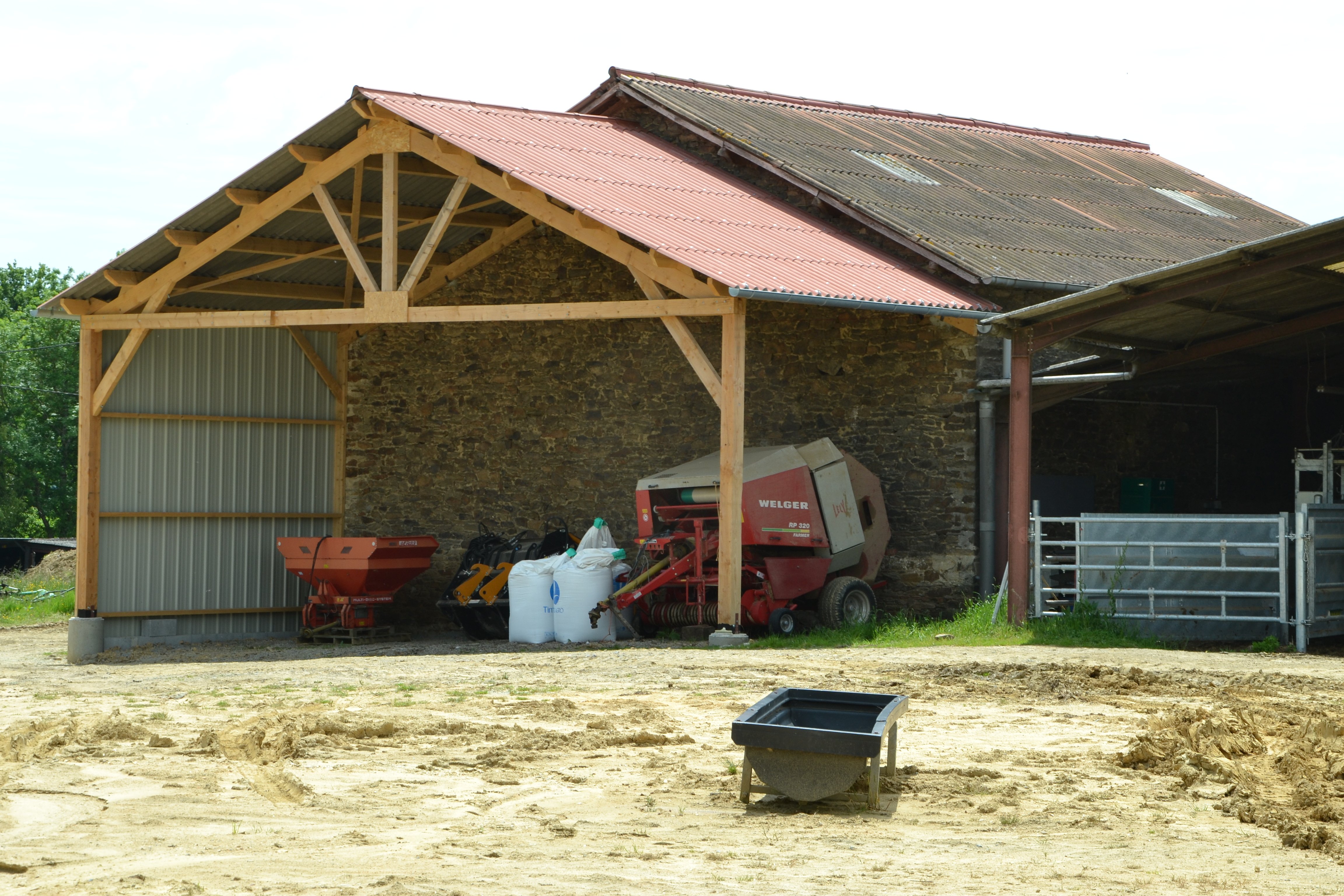 (87) Extension en Pignon d'une Ferme pour abri Matériel