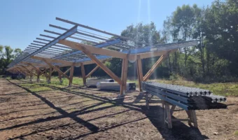 Ossature d'une ombrière en V